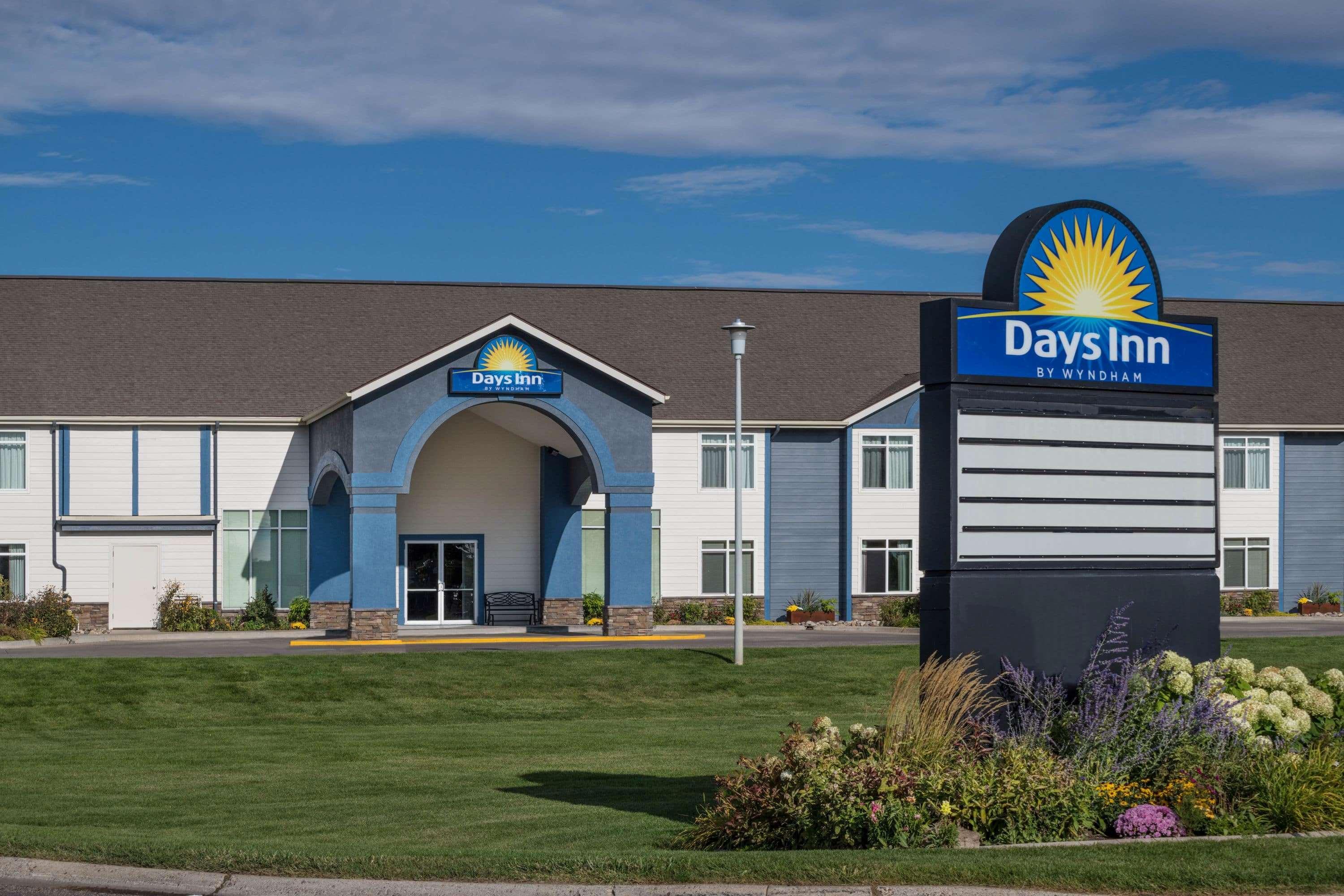 Days Inn By Wyndham Great Falls Exterior photo